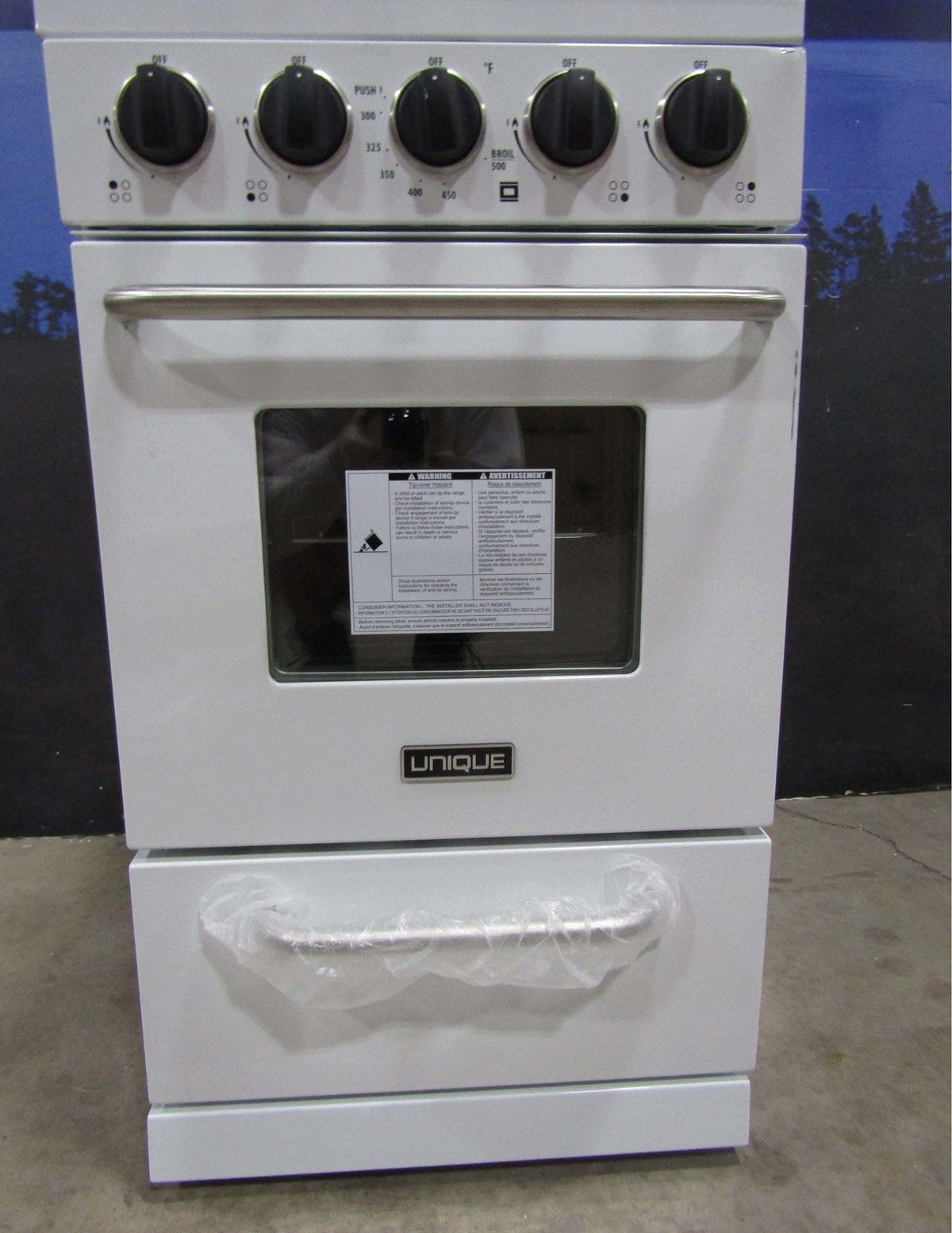 Unique Scratch and Dent or Pre-Owned Off-Grid Appliances New Scratch &amp; Dent Unique Classic 20&quot; Propane Range. Battery Ignition.  Variable BTU sealed burners.  Cast iron grates. Window. UGP-20G OF1 W Serial #3004246
