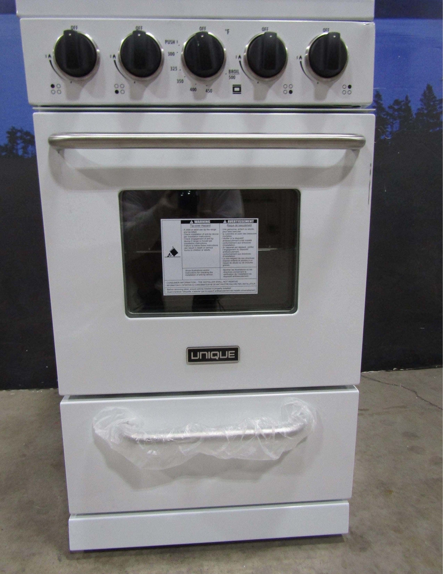 Unique Scratch and Dent or Pre-Owned Off-Grid Appliances New Scratch & Dent Unique Classic 20" Propane Range. Battery Ignition.  Variable BTU sealed burners.  Cast iron grates. Window. UGP-20G OF1 W Serial #3004246
